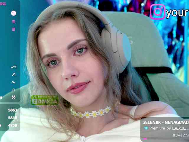 VikkiExtraCheese webcam