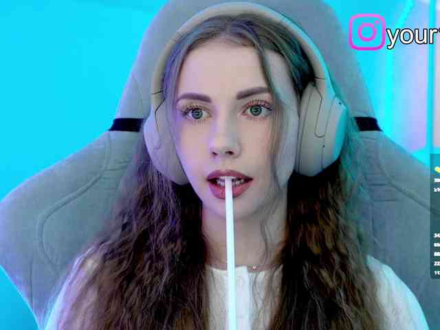 VikkiExtraCheese webcam