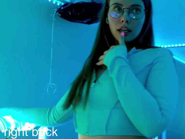 VikkiExtraCheese webcam