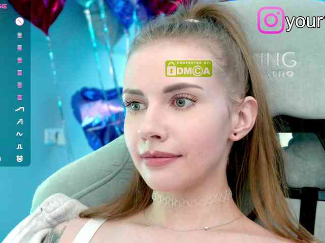 VikkiExtraCheese webcam