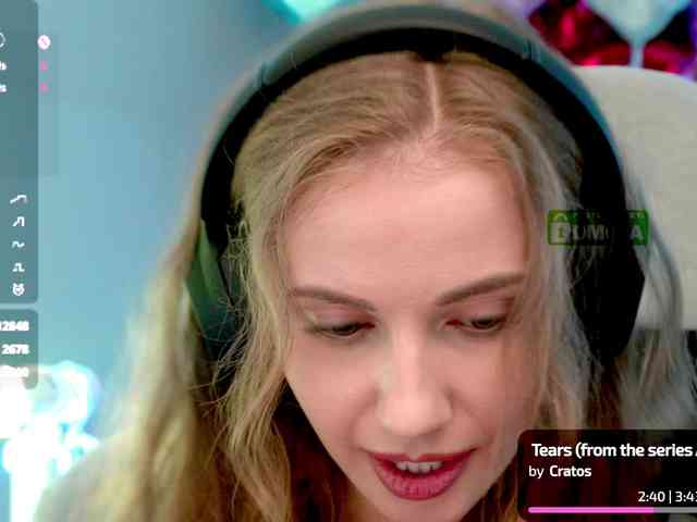 VikkiExtraCheese