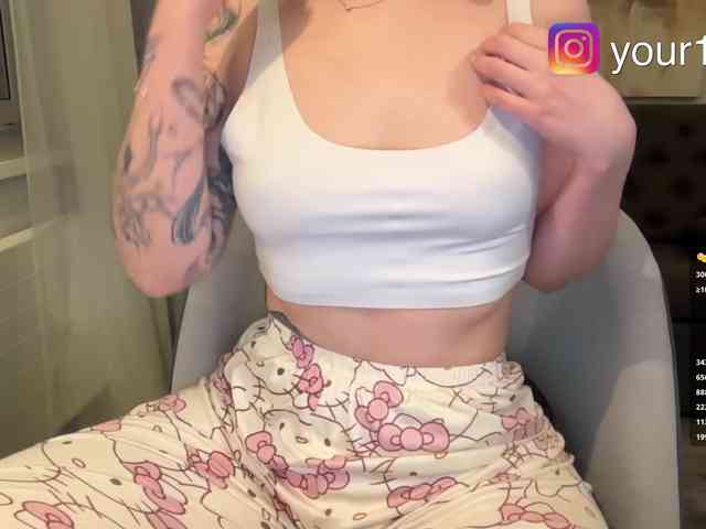 VikkiExtraCheese webcam