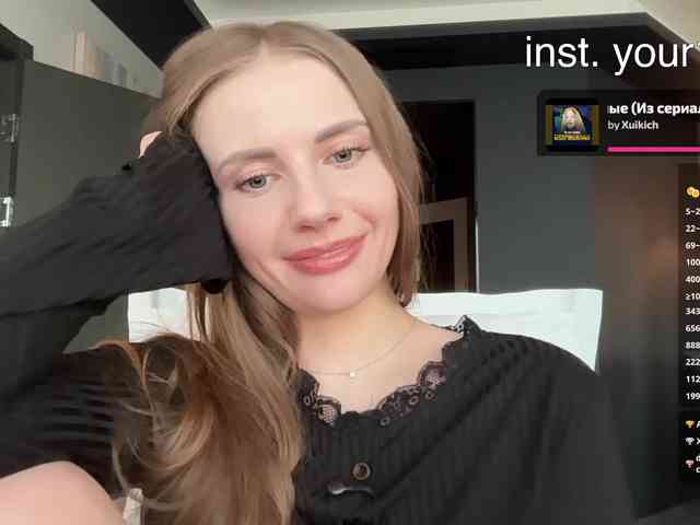 VikkiExtraCheese webcam