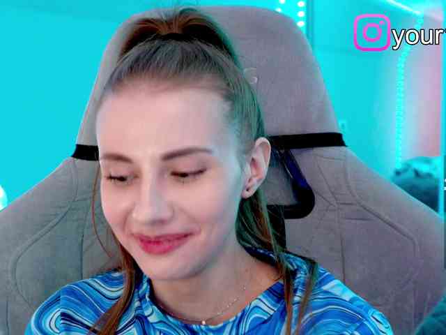 VikkiExtraCheese webcam