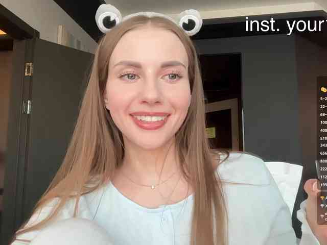 VikkiExtraCheese webcam