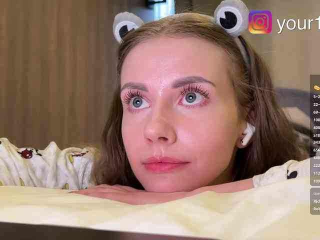 VikkiExtraCheese webcam