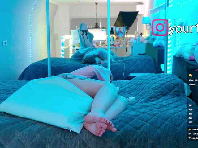 VikkiExtraCheese webcam