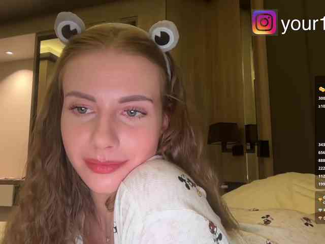 VikkiExtraCheese webcam