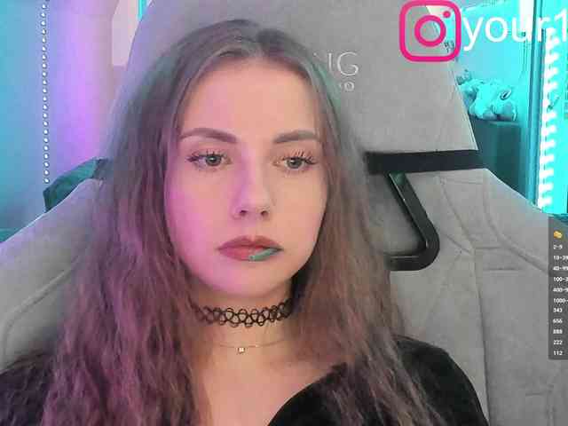 VikkiExtraCheese webcam