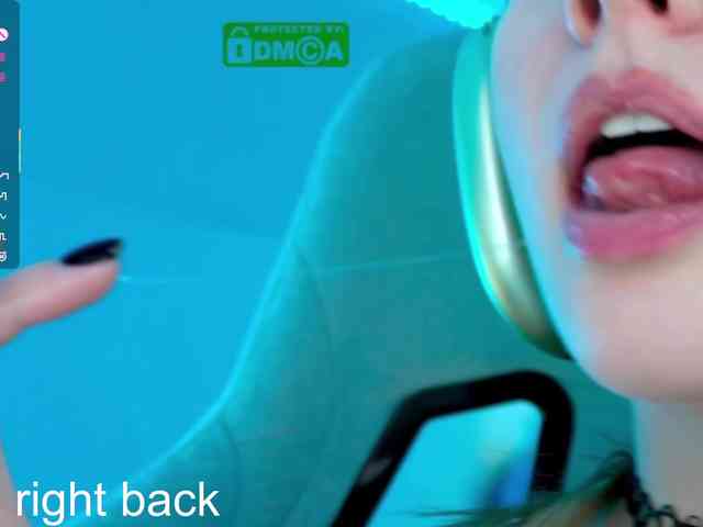 VikkiExtraCheese webcam