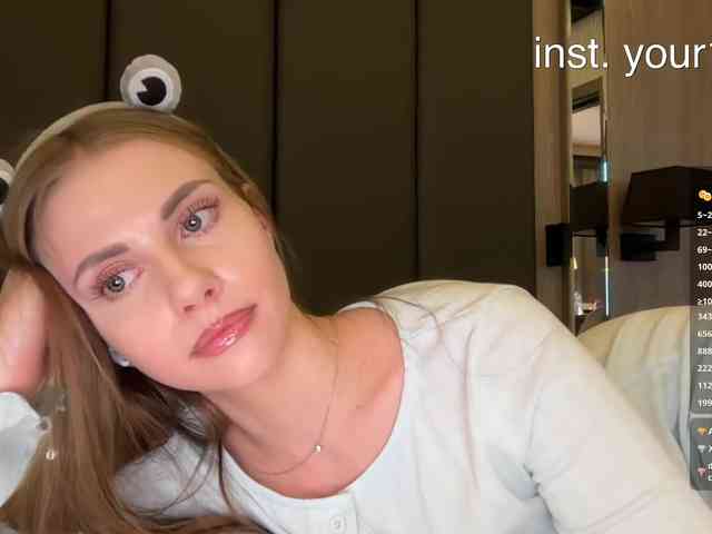 VikkiExtraCheese webcam