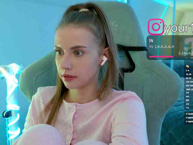 VikkiExtraCheese webcam