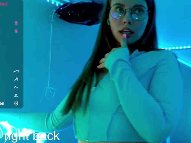 VikkiExtraCheese webcam