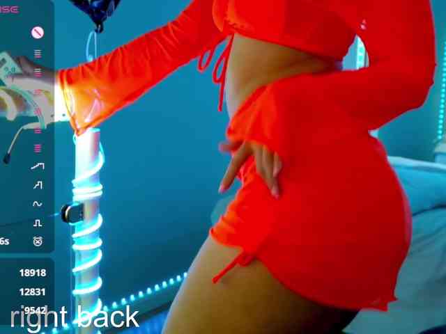 VikkiExtraCheese webcam