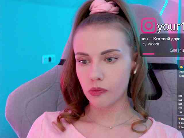 VikkiExtraCheese webcam