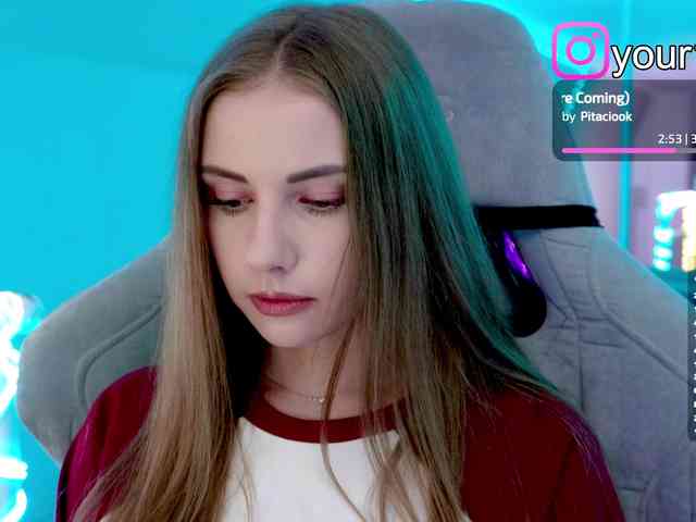 VikkiExtraCheese webcam