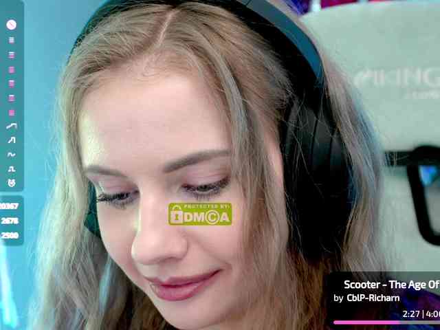 VikkiExtraCheese webcam