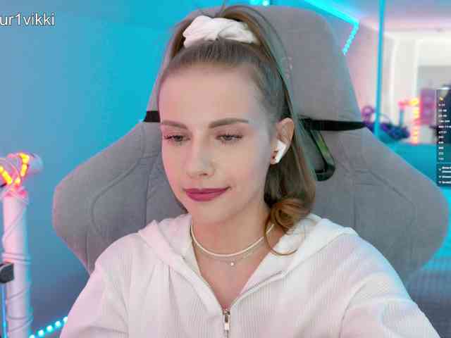 VikkiExtraCheese webcam