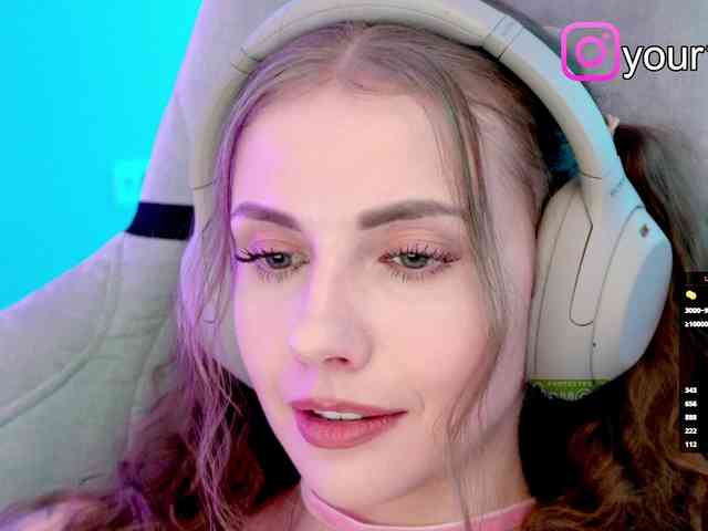 VikkiExtraCheese webcam