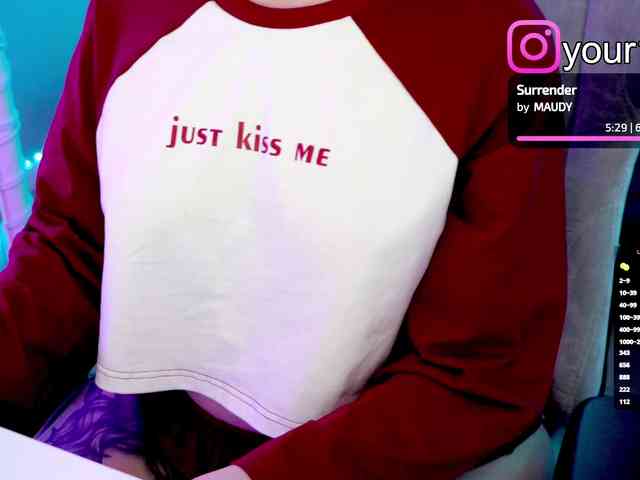 VikkiExtraCheese webcam