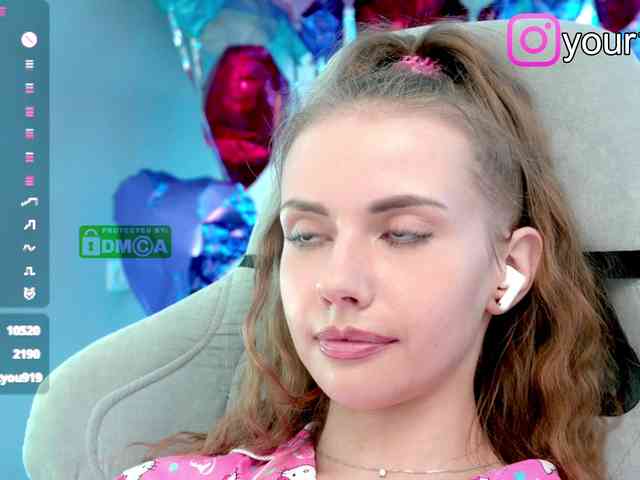 VikkiExtraCheese webcam