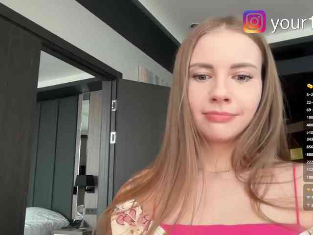 VikkiExtraCheese webcam