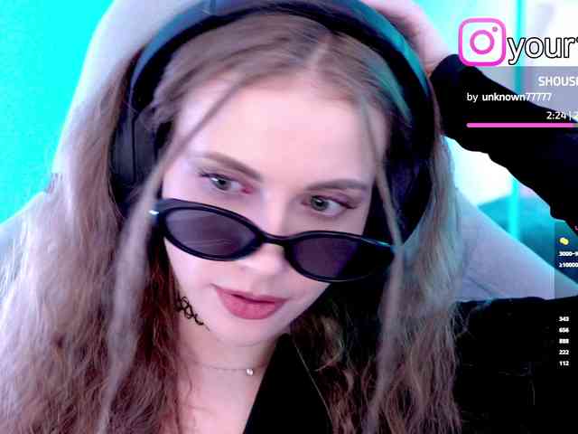 VikkiExtraCheese webcam