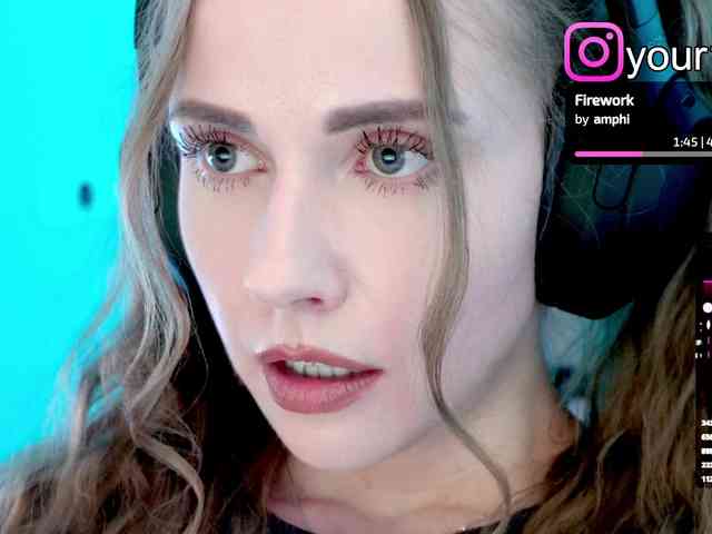 VikkiExtraCheese webcam