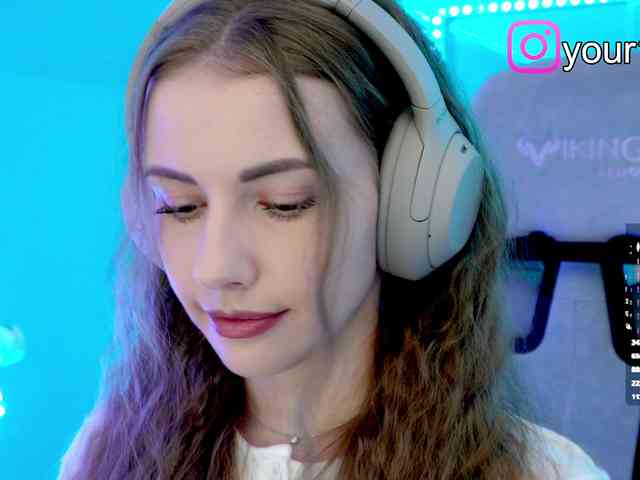 VikkiExtraCheese webcam