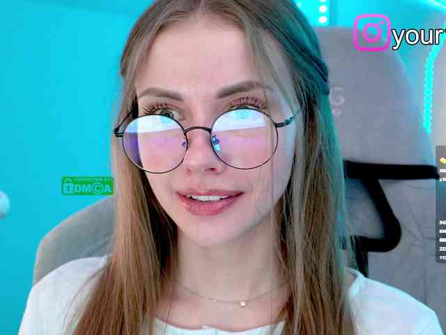 VikkiExtraCheese webcam