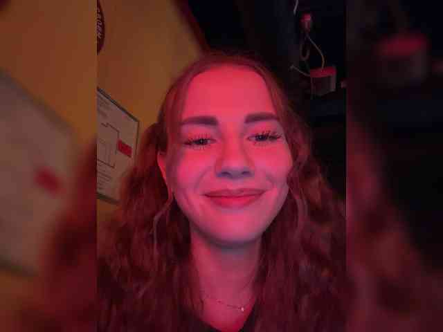 VikkiExtraCheese webcam