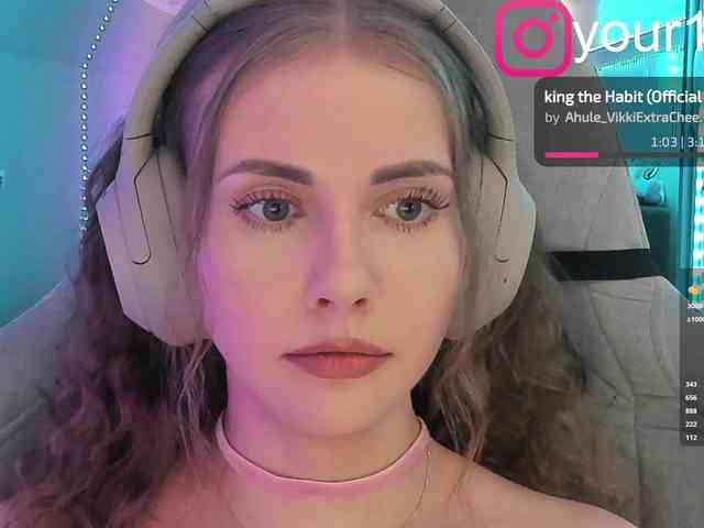 VikkiExtraCheese webcam