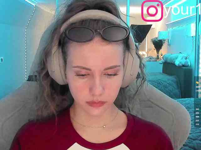 VikkiExtraCheese webcam