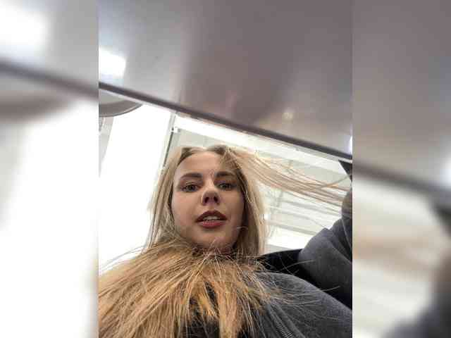 -VikkiL0vesCheese-