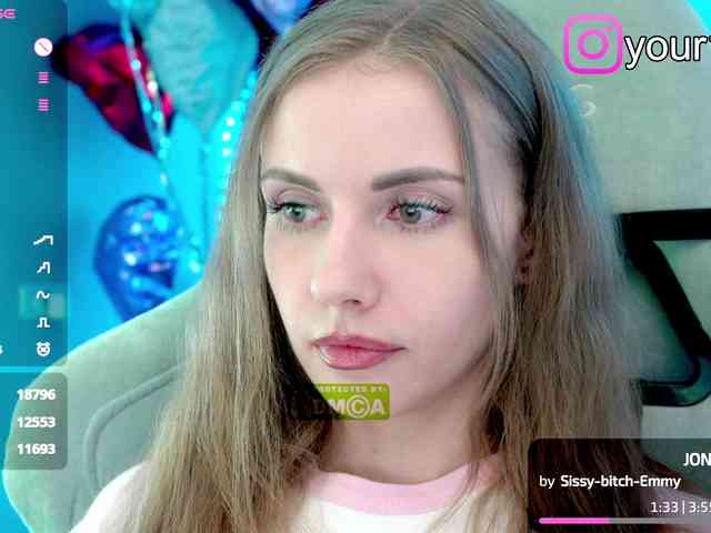 VikkiExtraCheese webcam