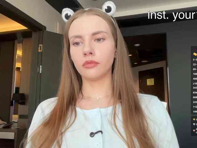 VikkiExtraCheese webcam