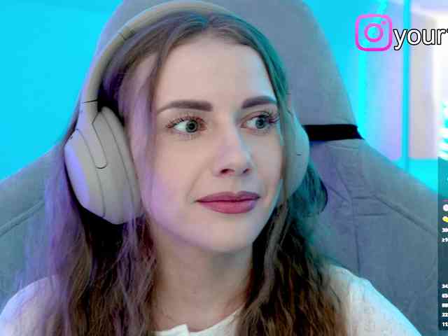 VikkiExtraCheese webcam