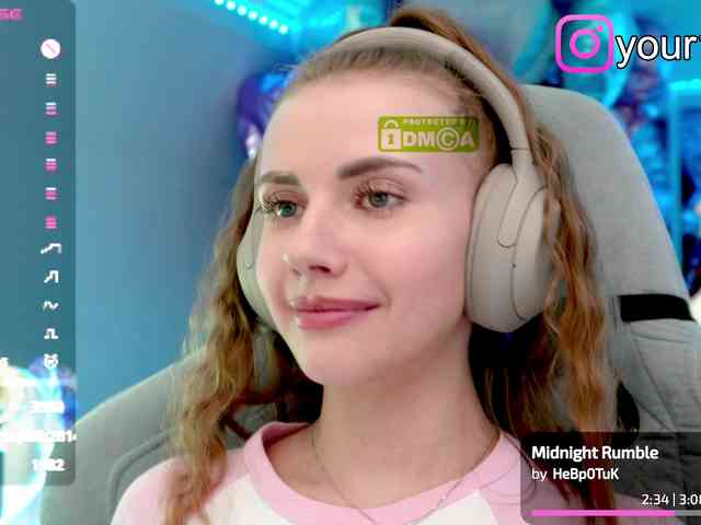 VikkiExtraCheese webcam