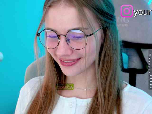 VikkiExtraCheese webcam