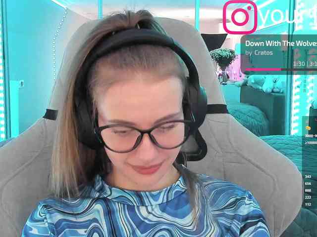 VikkiExtraCheese webcam