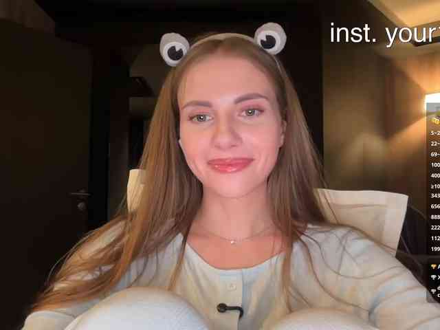 VikkiExtraCheese webcam