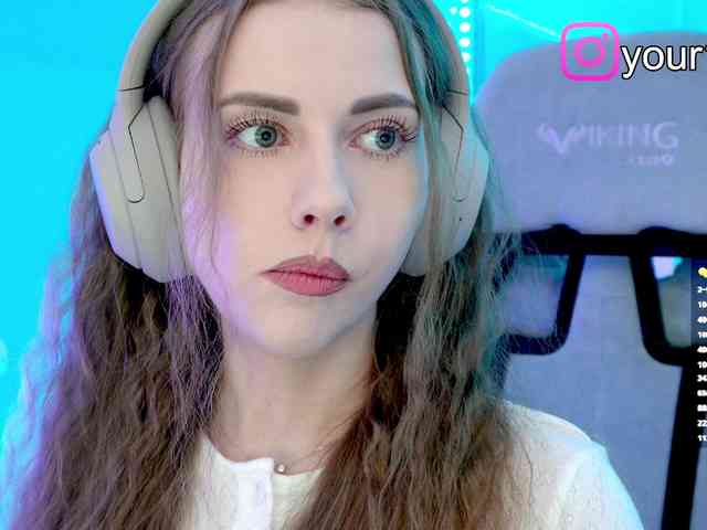 VikkiExtraCheese webcam