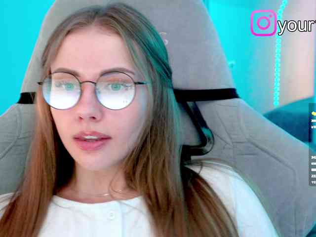 VikkiExtraCheese webcam