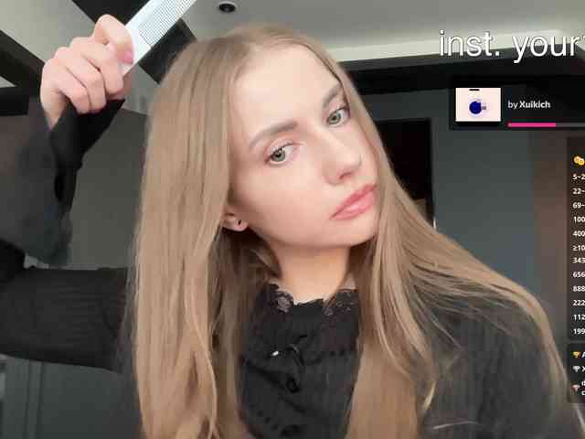 VikkiExtraCheese webcam