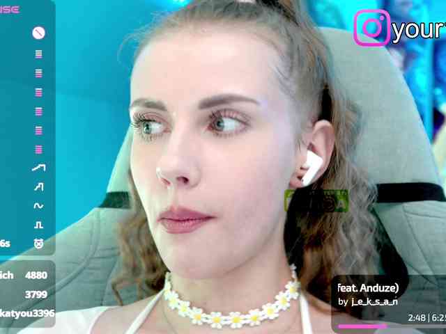 VikkiExtraCheese webcam