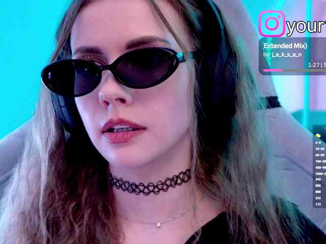 VikkiExtraCheese webcam