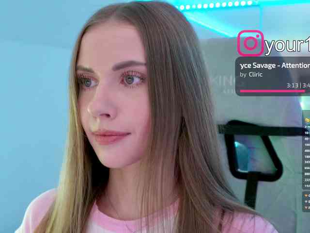 VikkiExtraCheese webcam