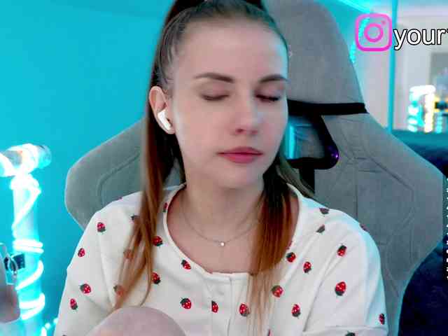 VikkiExtraCheese webcam