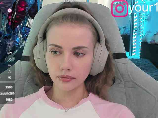VikkiExtraCheese webcam