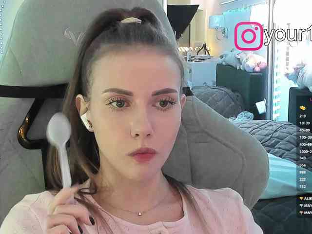 VikkiExtraCheese webcam